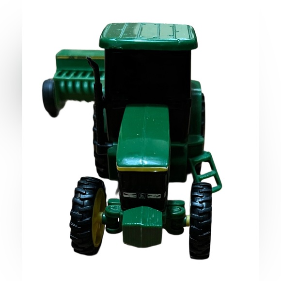 John Deere Toy Small Tractor Set - Picture 10 of 11
